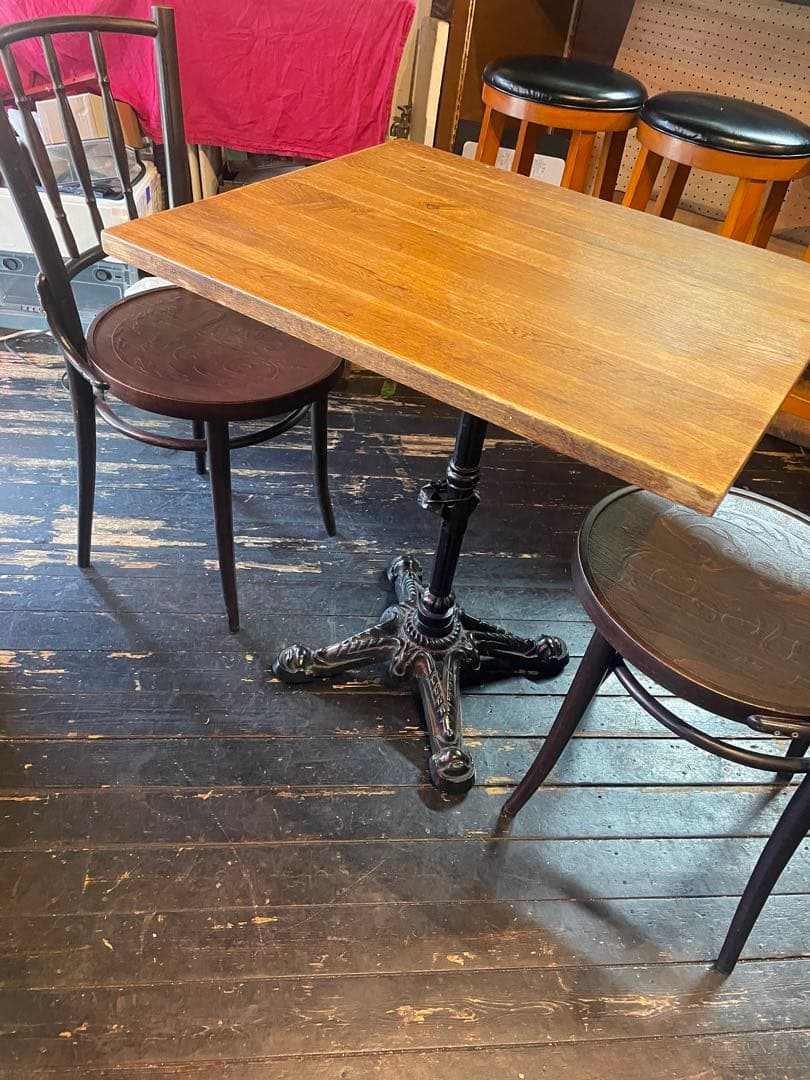 【急募】ビストロテーブル　カフェテーブル