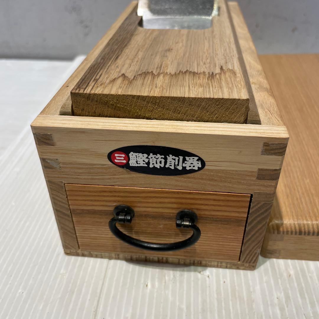 鰹節 削り器 燕三条産 藤秀印鰹鉋刃使用 かつお節 鰹節削り器 - メルカリ