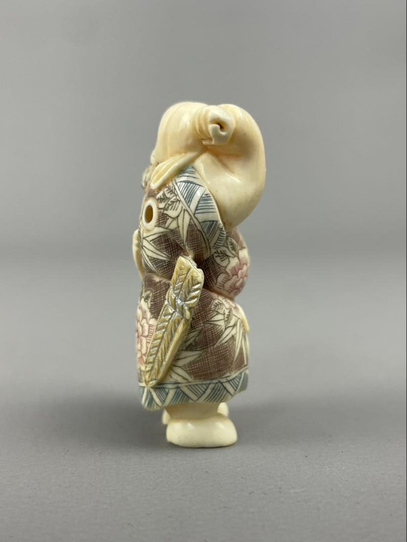 極上細密細工 天然白材 人物 根付 時代 東洋彫刻 アンティーク