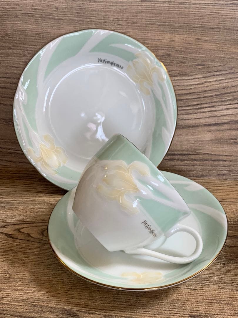 YSL イヴサンローラン ケーキ皿・カップ&ソーサー2客セット - メルカリ