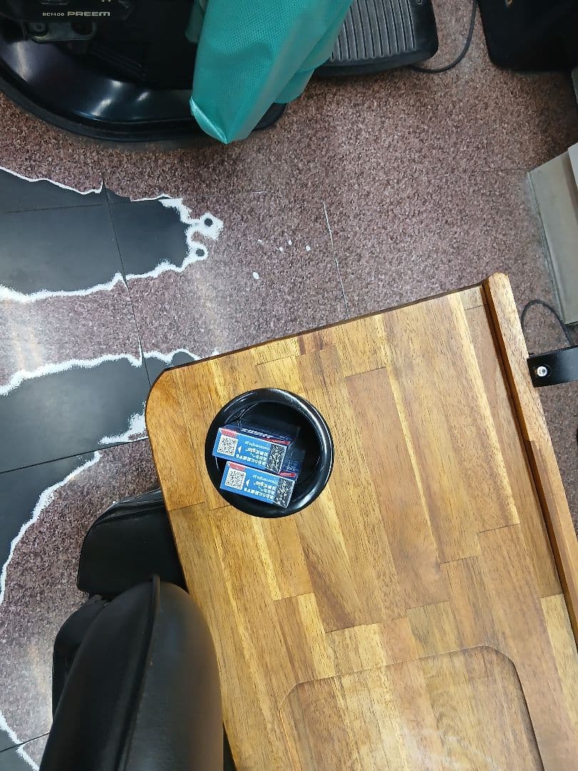 ハイエースセカンドテーブル(支柱無し)キャラバンにも