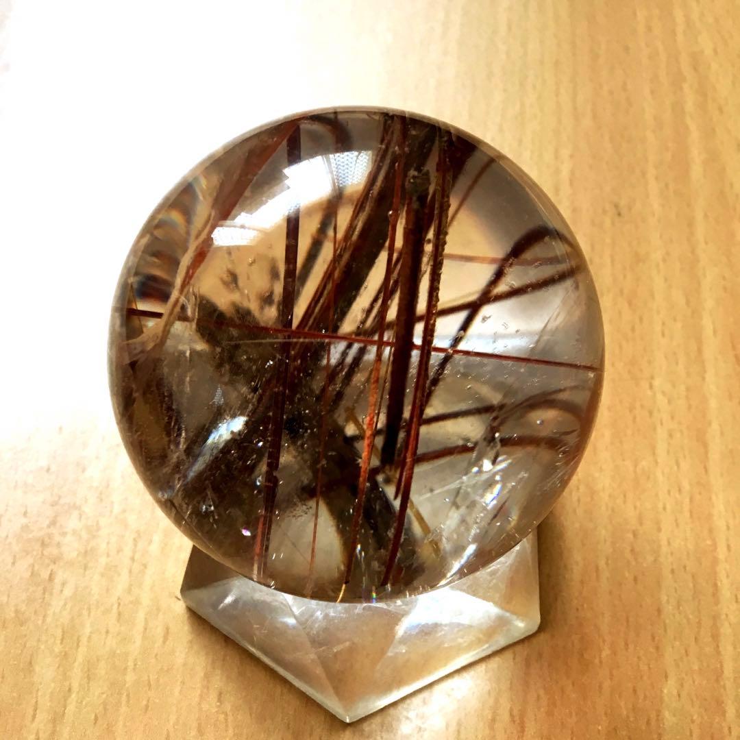 希少針極太いルチルクォーツ丸玉　スフィア原石　透明度抜群　パワーストーン　置物