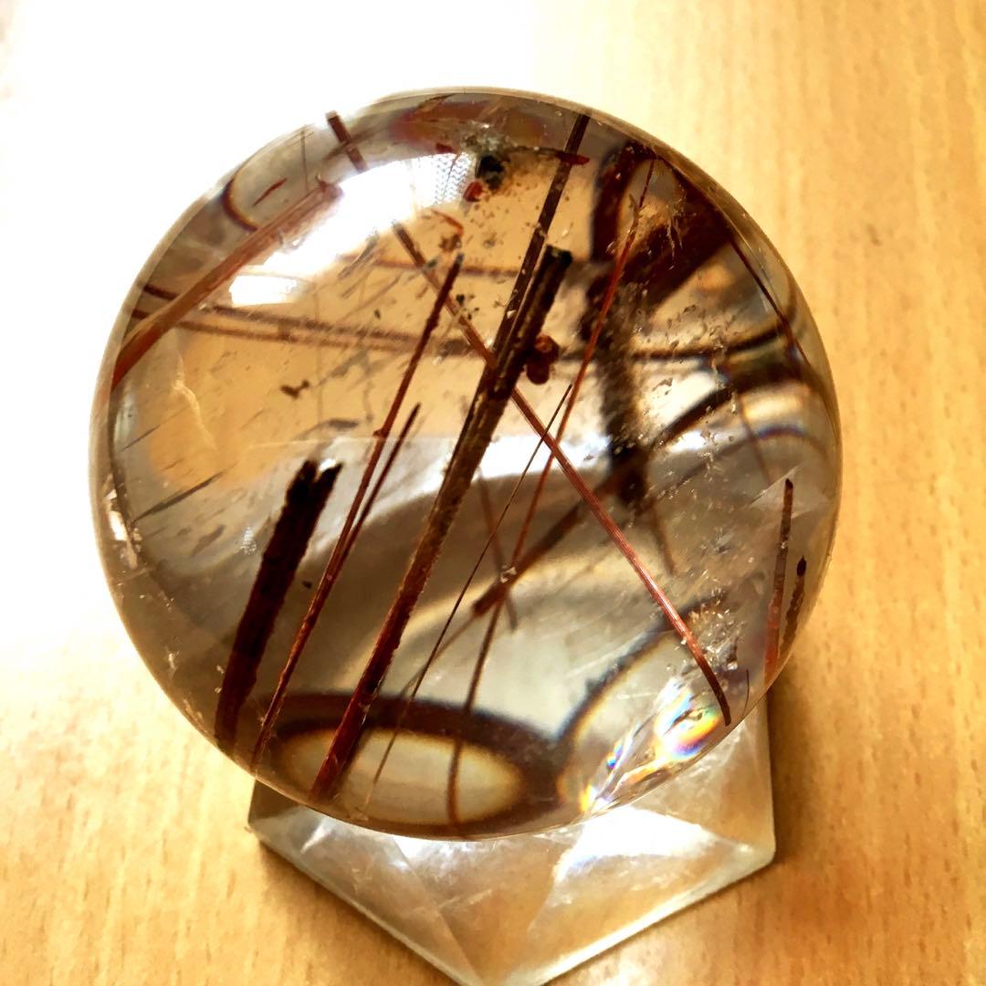 希少針極太いルチルクォーツ丸玉　スフィア原石　透明度抜群　パワーストーン　置物