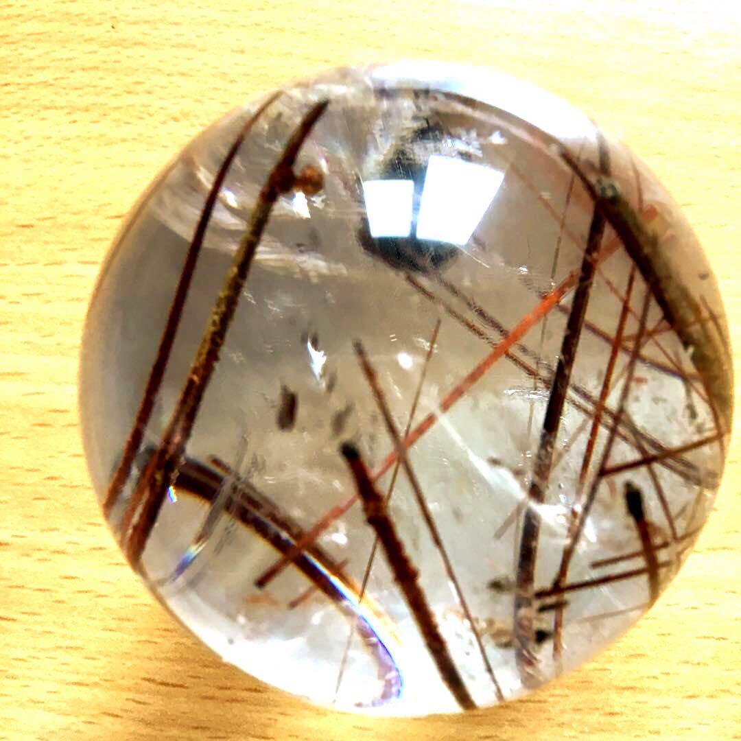 希少針極太いルチルクォーツ丸玉　スフィア原石　透明度抜群　パワーストーン　置物