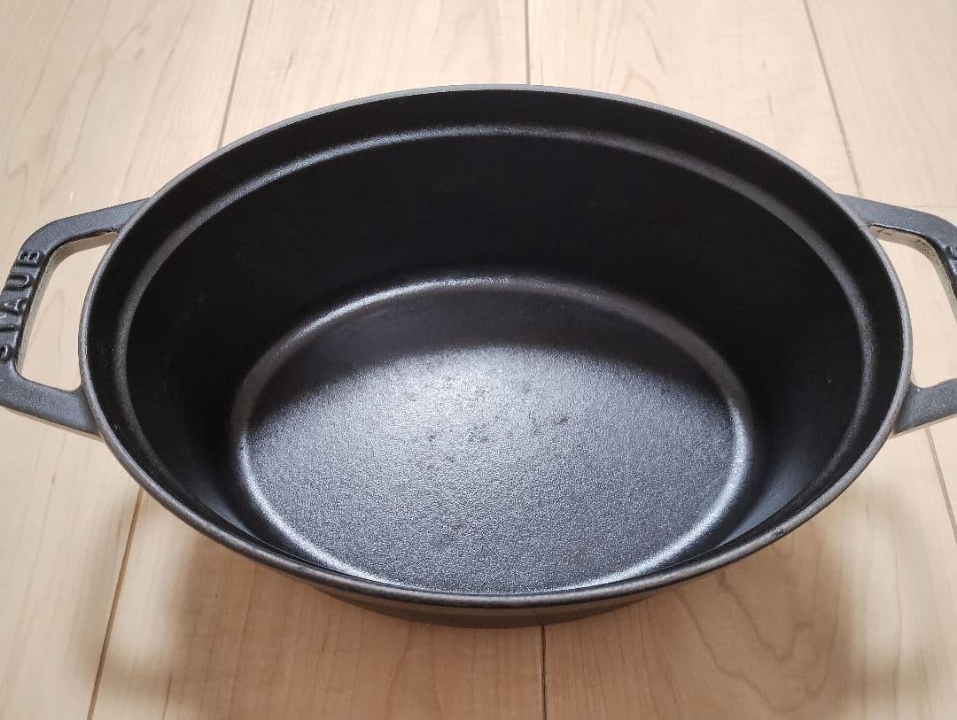 ストウブ　ココット　オーバル　STAUB LA COCOTTE 23cm 両手鍋