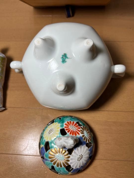 698 深野泰山 三川内焼 平戸泰山窯 色絵菊花紋 香炉 香炉灰付 未使用