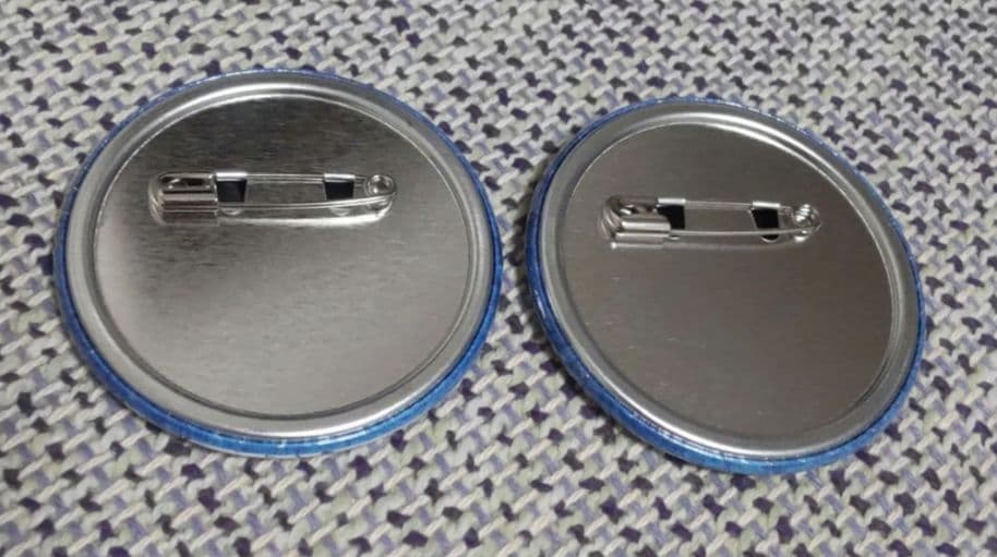 ブルーロック ドンキホーテ 缶バッジ 千切豹馬 蜂楽廻 - メルカリ