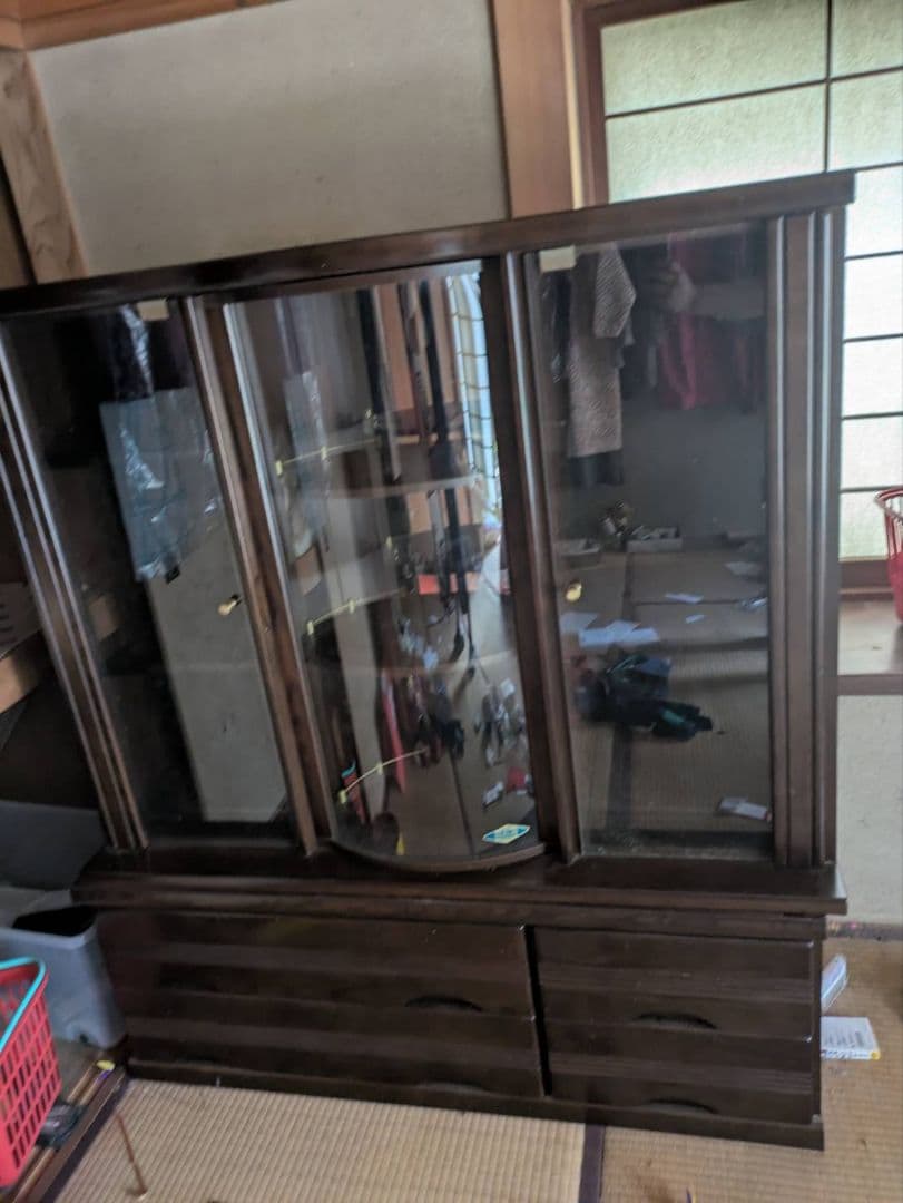 木製ガラスキャビネット 引き出し付き