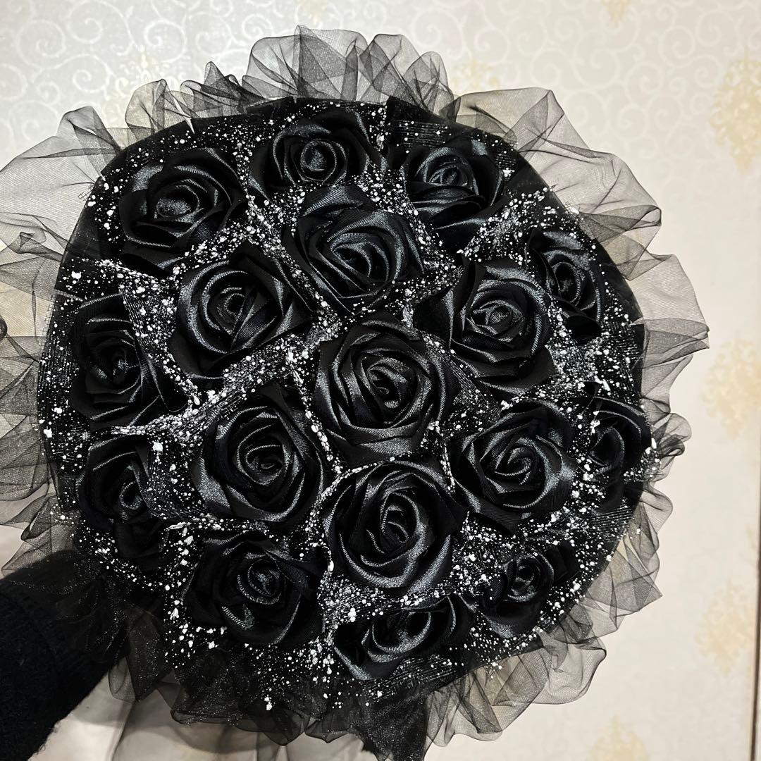 17本ブラックバラブーケ 黒薔薇 プレゼント お祝い 枯れない花 特別な