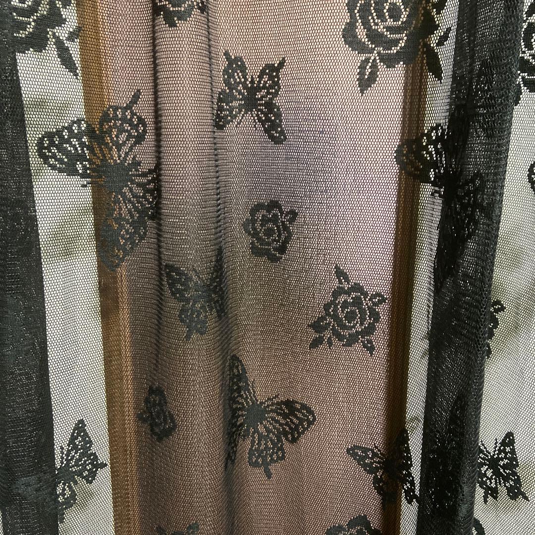 フリルレースカーテン　蝶、花柄（薔薇）黒色　２枚