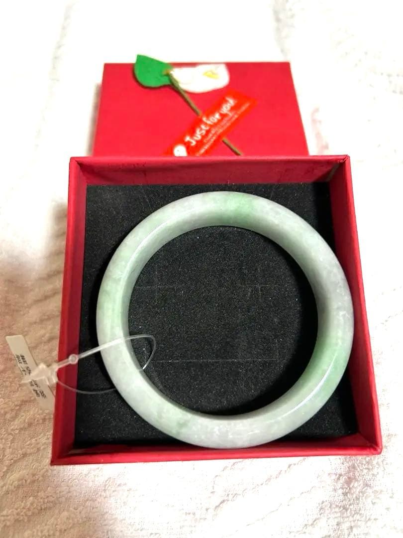 【新入荷】本翡翠保証　天然翡翠貴妃バングル　内径約59mm 外径77mm