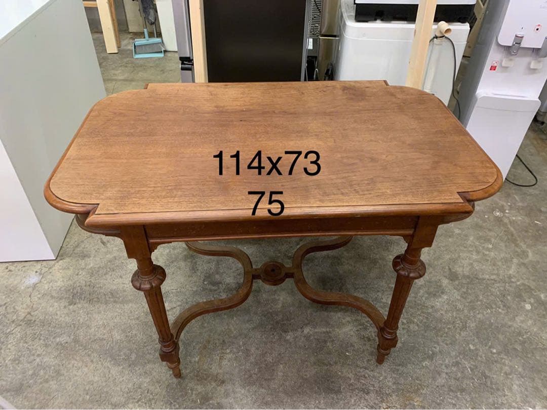 ルイフィリップ様式のサイドテーブル