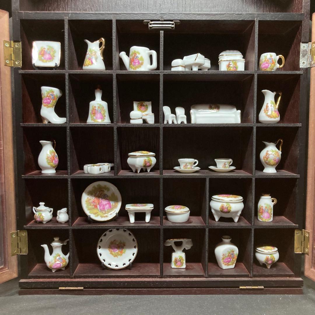 レトロ《ミニチュアフィギュリン》 壁掛けインテリア 木製ボックス