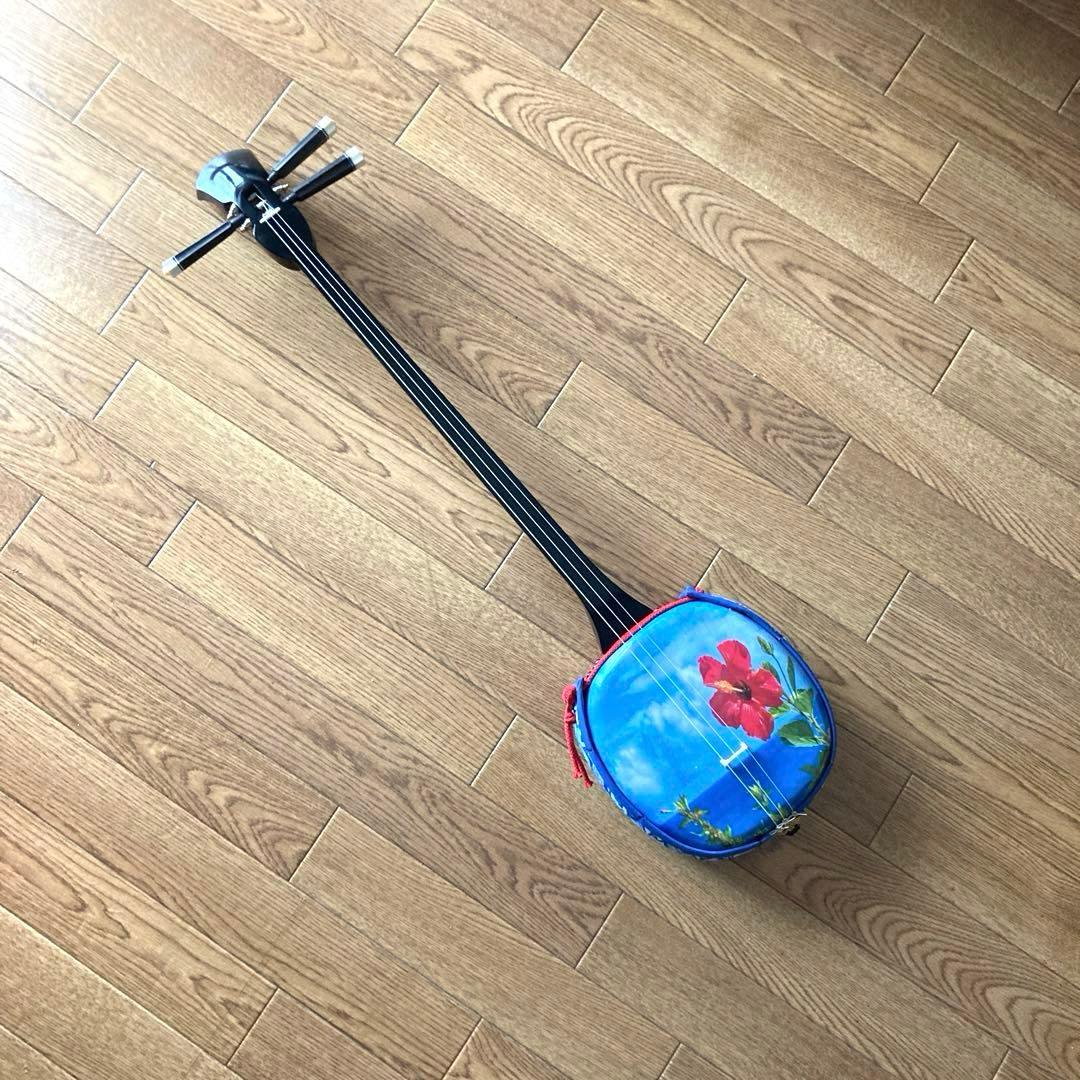 ハイビスカス三線