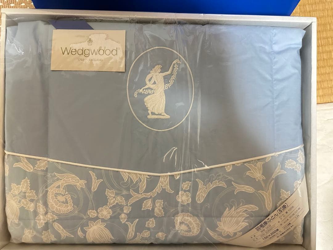 ウェッジウッド　羽毛肌掛け布団　【新品未使用】ダウン70%・フェザー30%