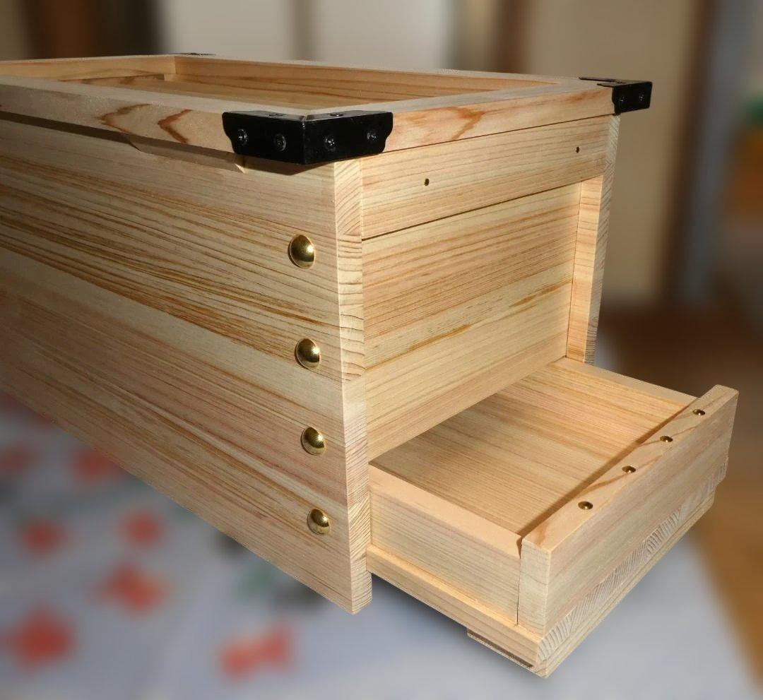 特別品 　開運　賽銭箱（桧）大　外枠・格枠付　金鋲　３９