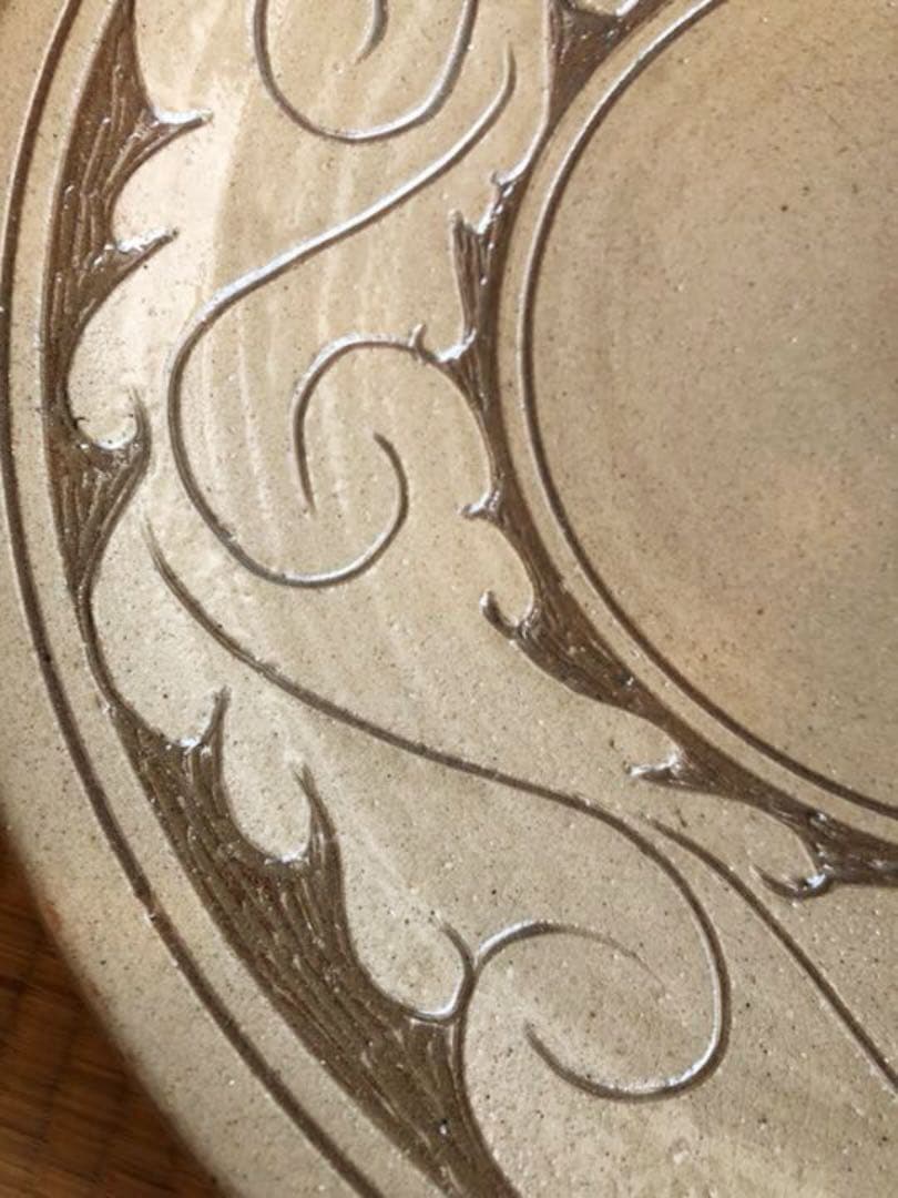 やちむん 唐草掻き落とし 大皿（40㎝）読谷村北窯