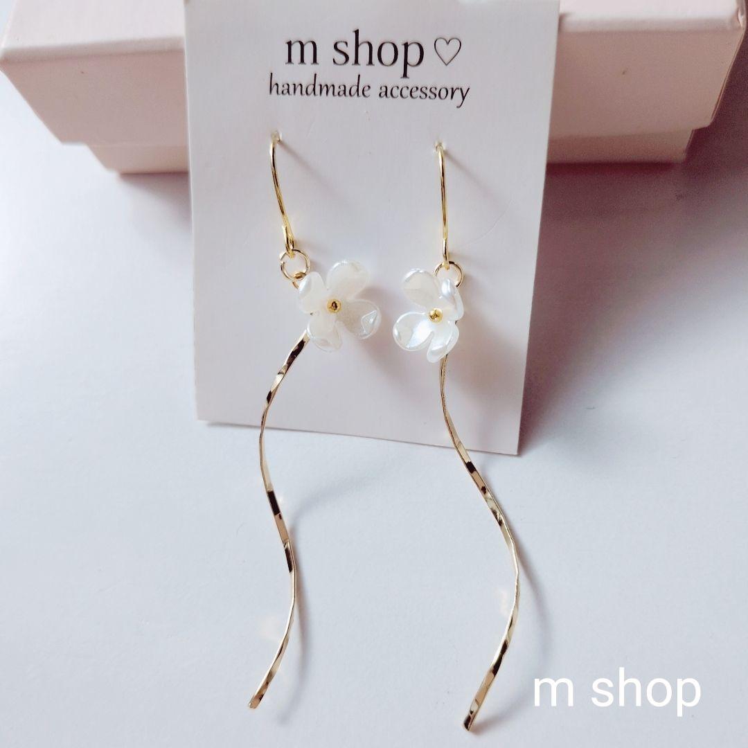 ハンドメイドピアス☆437 - メルカリ