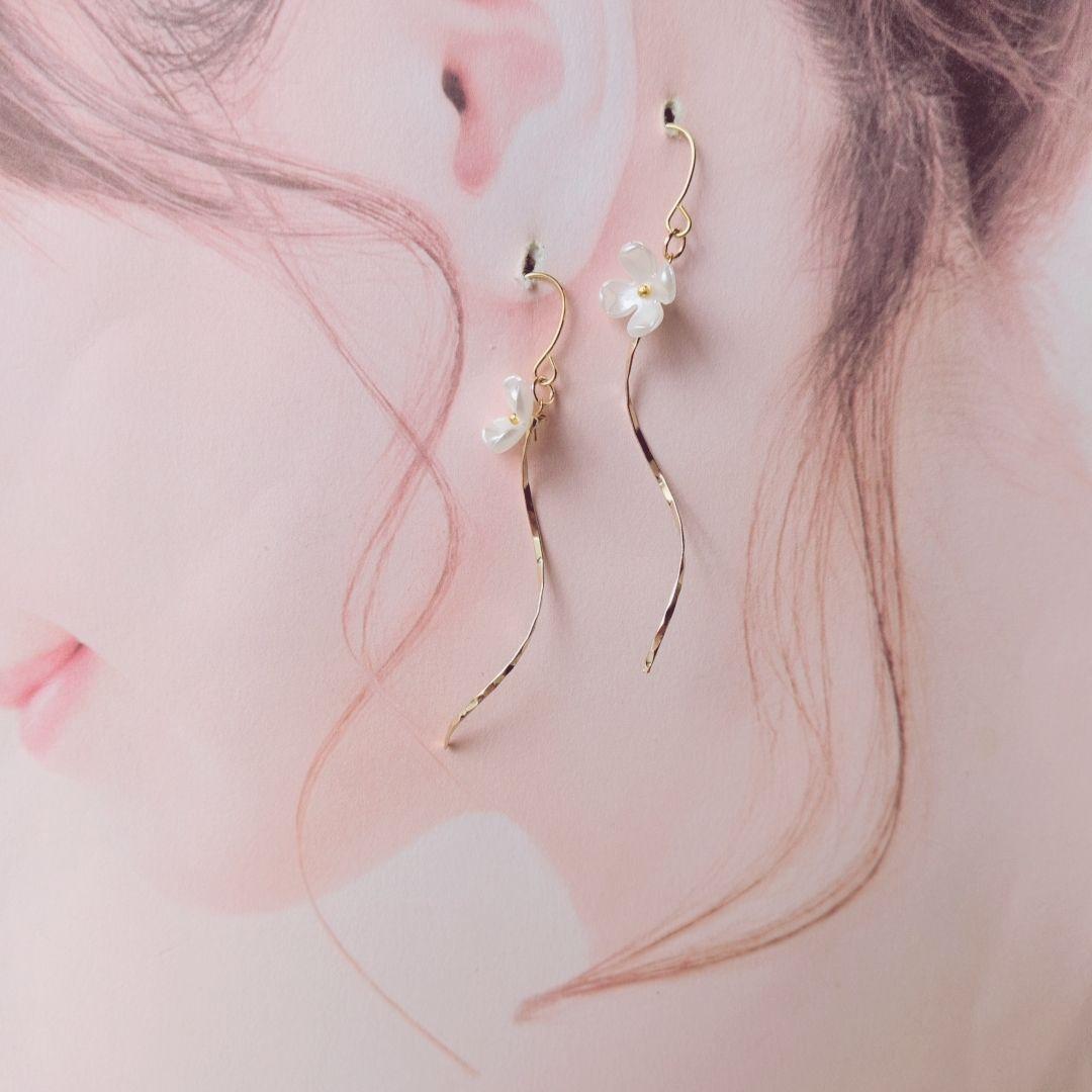 ハンドメイドピアス☆437 - メルカリ