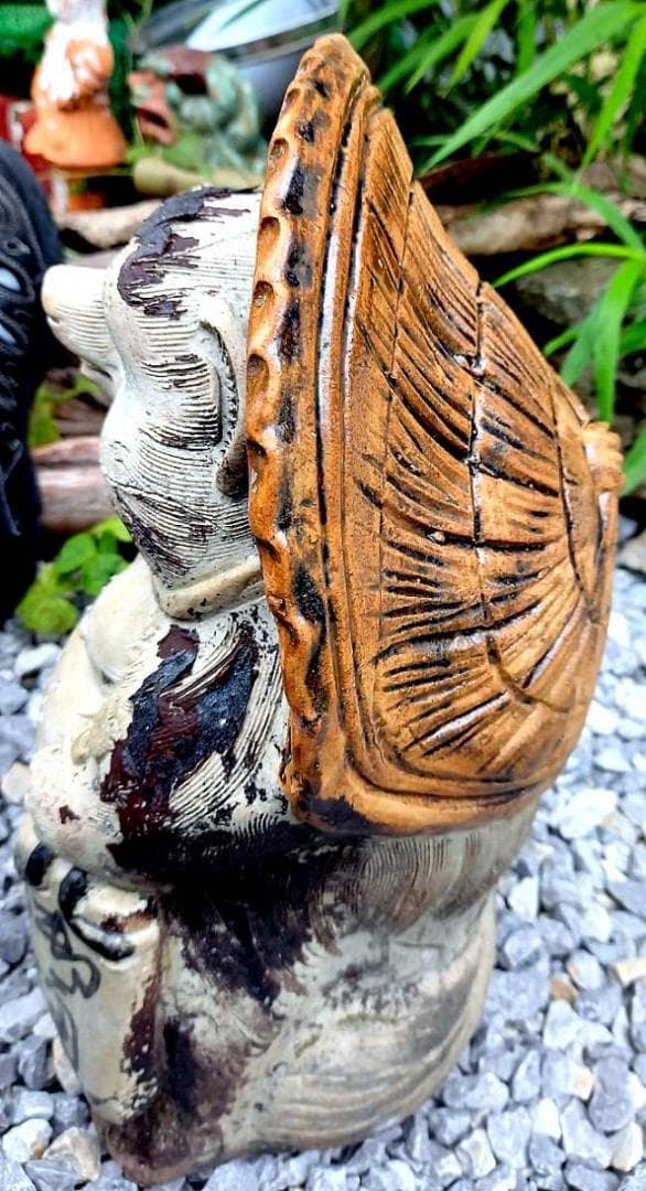 狸の置物　陶器の置物