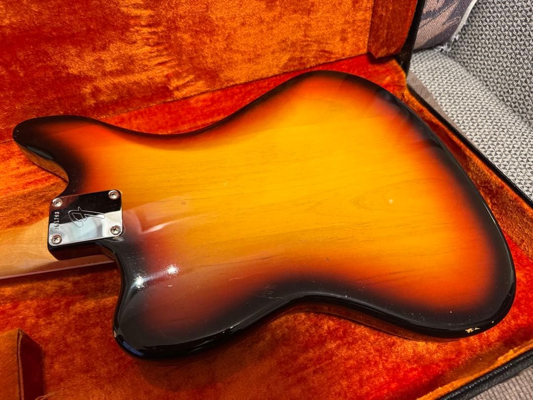 Fender Jaguar Sunburst 【1966年製】 塗装状態良 - メルカリ