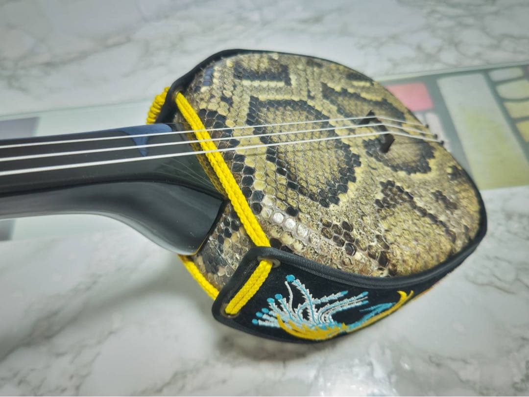 三線　合皮　琉球　沖縄三線　本体のみ