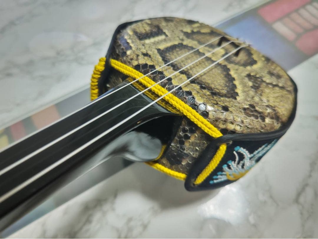 三線　合皮　琉球　沖縄三線　本体のみ