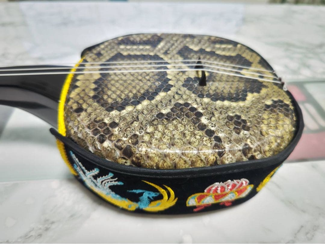 三線　合皮　琉球　沖縄三線　本体のみ