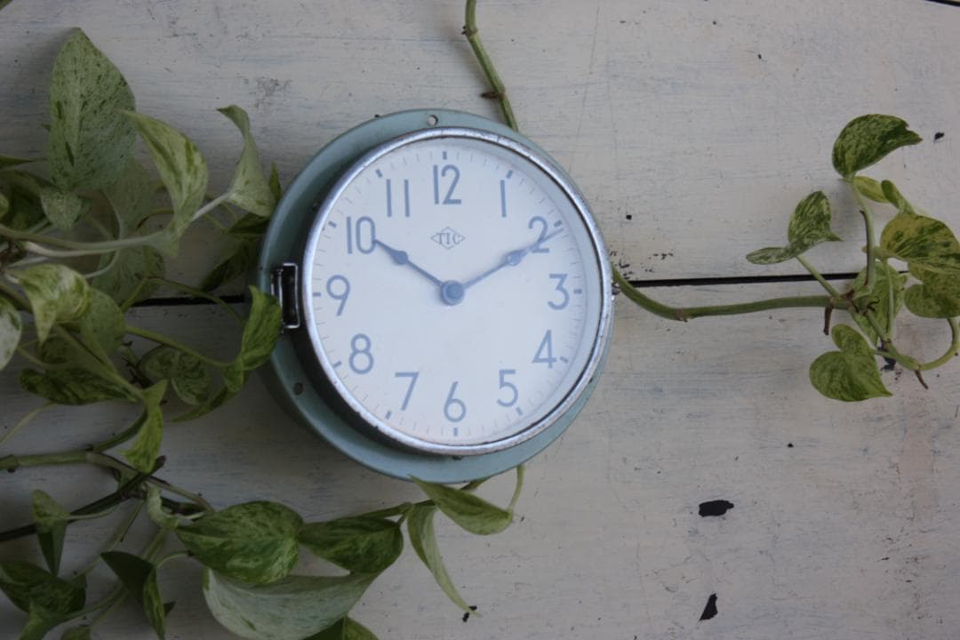 アンティーク モスグリーン 希少 丸型 時計 電池式 スイープクオーツ改造