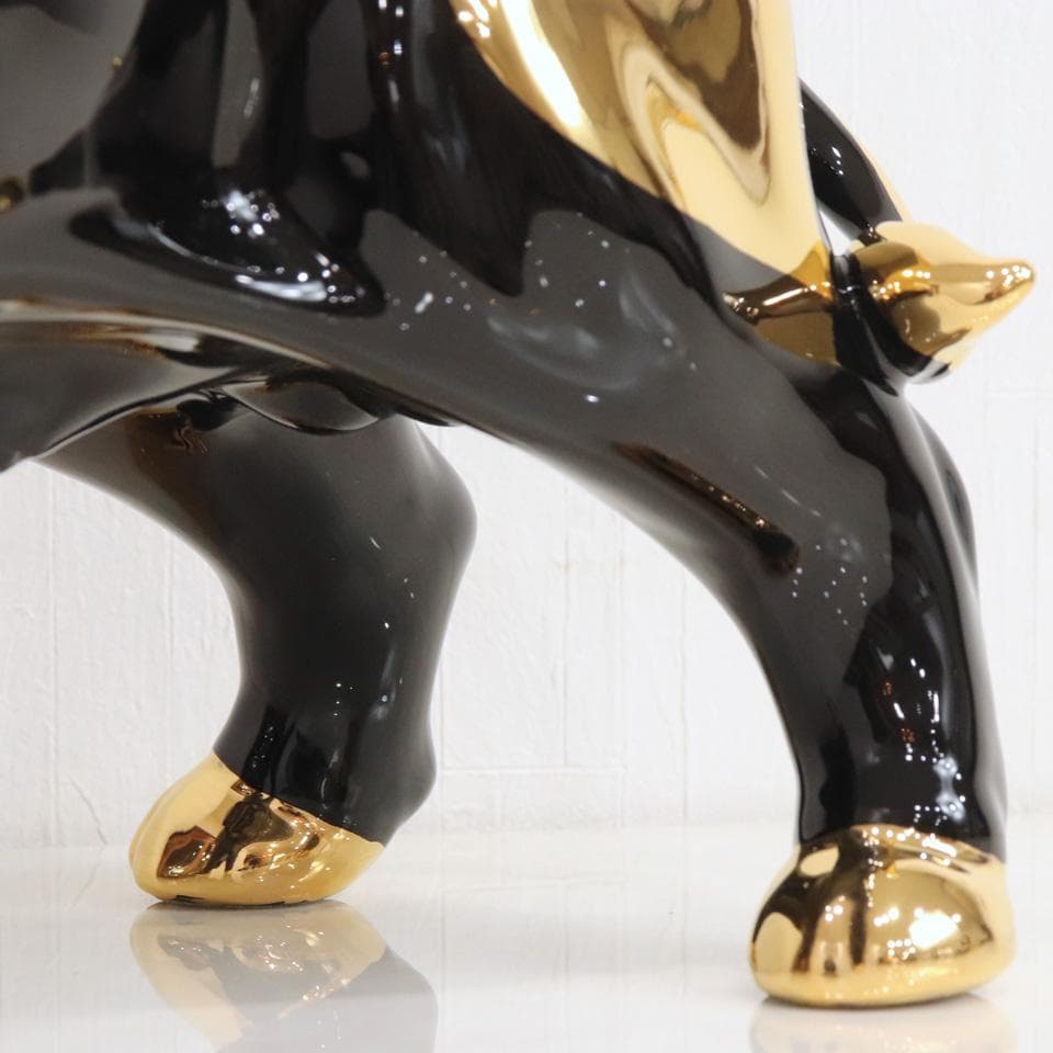 陶器 動物 ブル 置物 イタリア製 牛の置物 AHURA - メルカリ