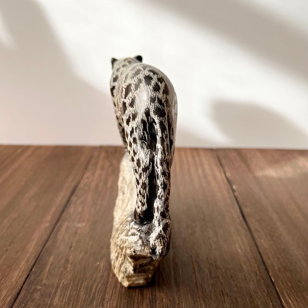 ソープストーン　ヒョウ　置物　石　アフリカ