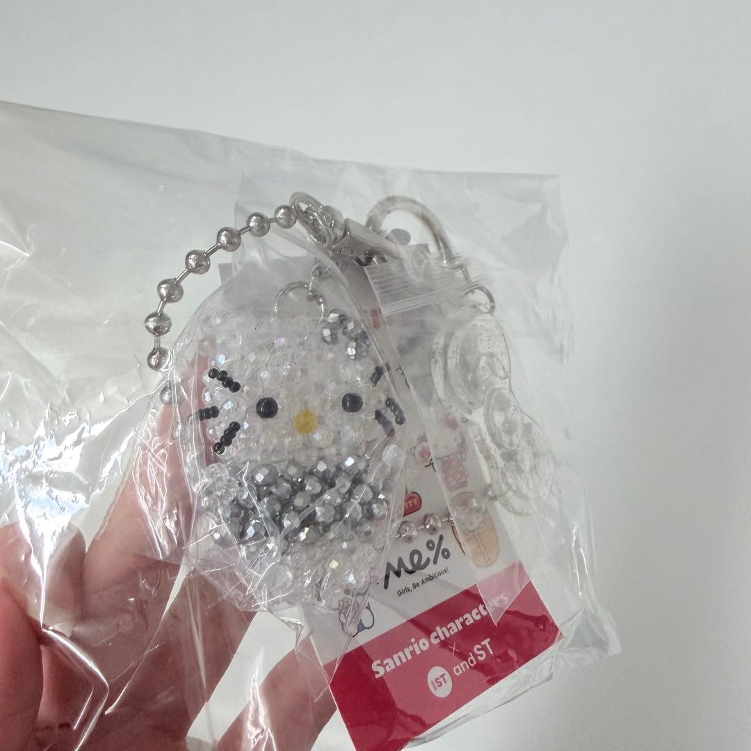 Me% LOWRYSFARM ハローキティ ビーズキーチェーン シルバー - メルカリ