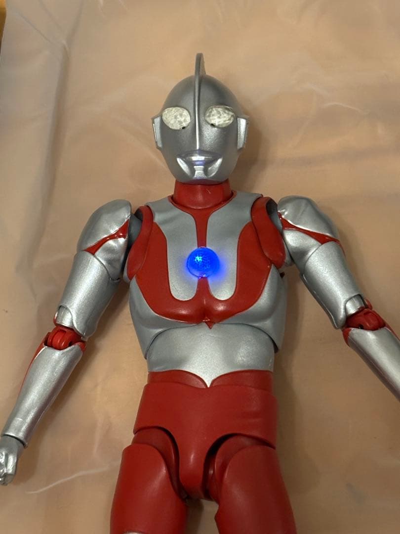 S.H.Figuarts（真骨彫製法）ウルトラマン（発光改造あり）