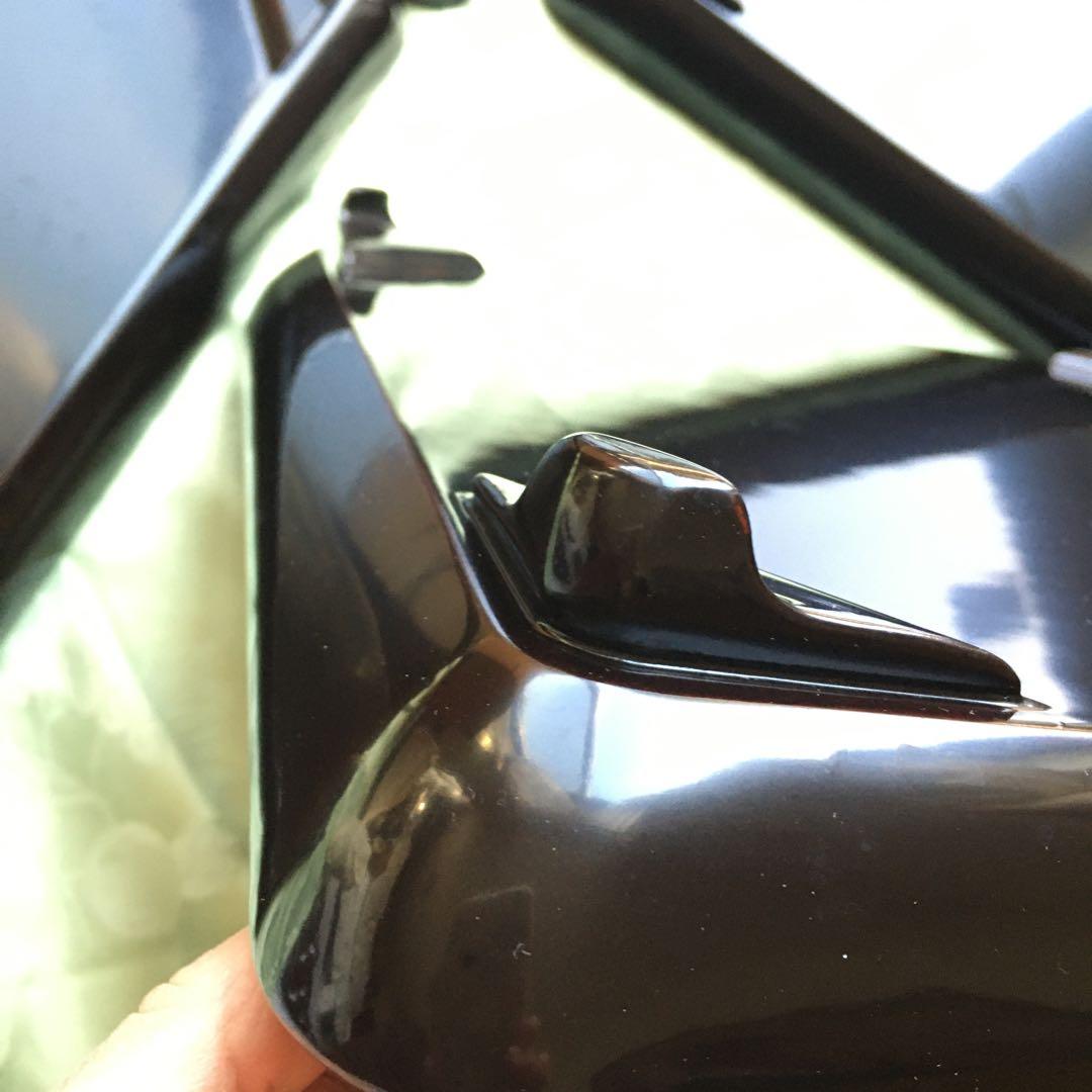 輪島塗本堅地漆器 梅蒔絵の四方脚付膳 同梅蒔絵 栗色蓋付碗 各五客