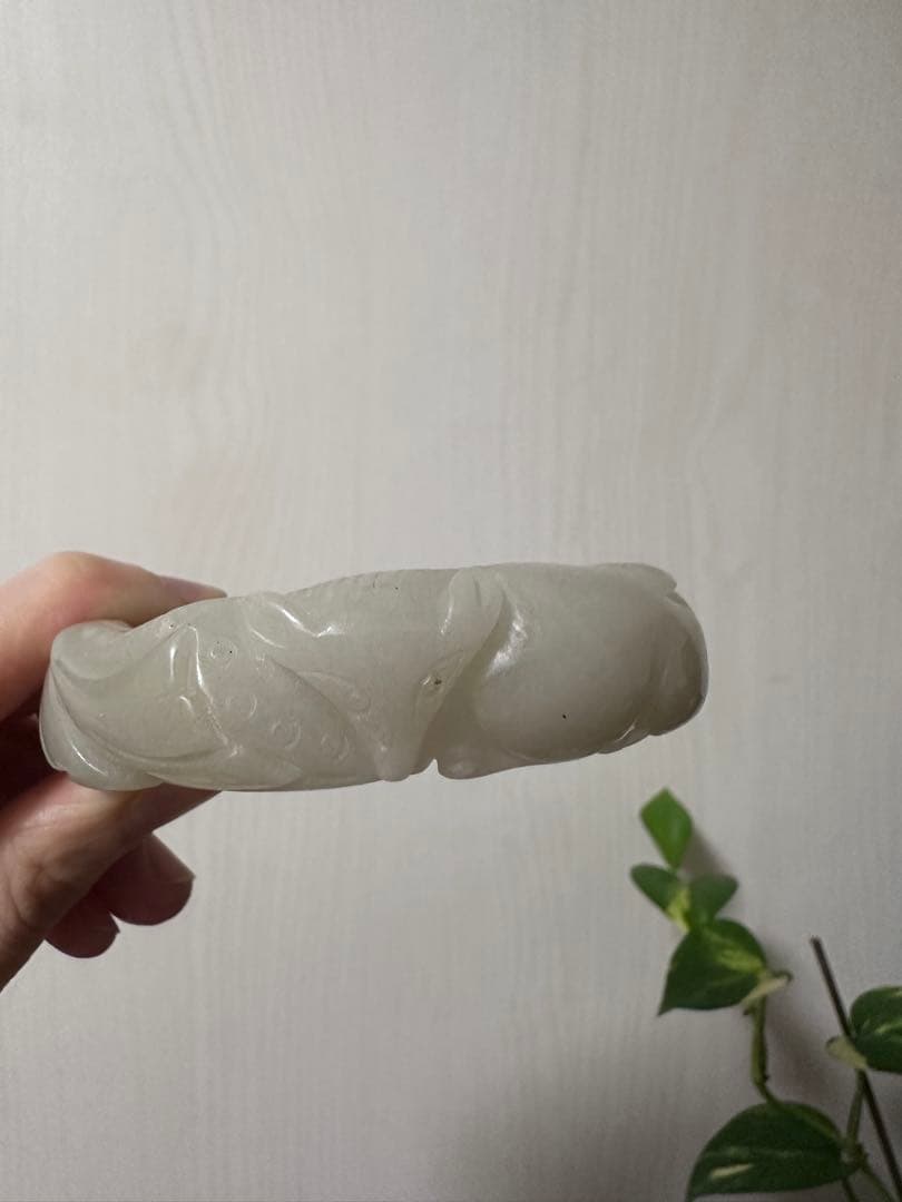 九尾狐バングル　シャー太白バングル　彫刻天然石バングル