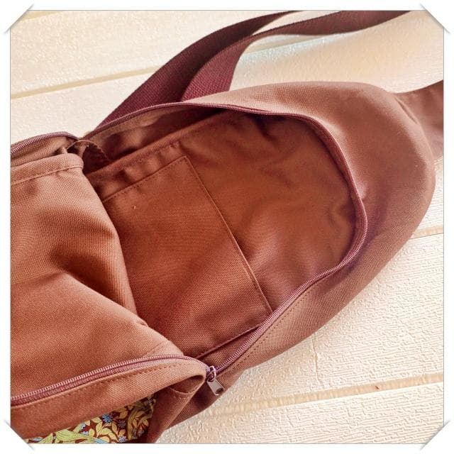 ウィリアム・モリス「ピンパーネル」のボディバッグ