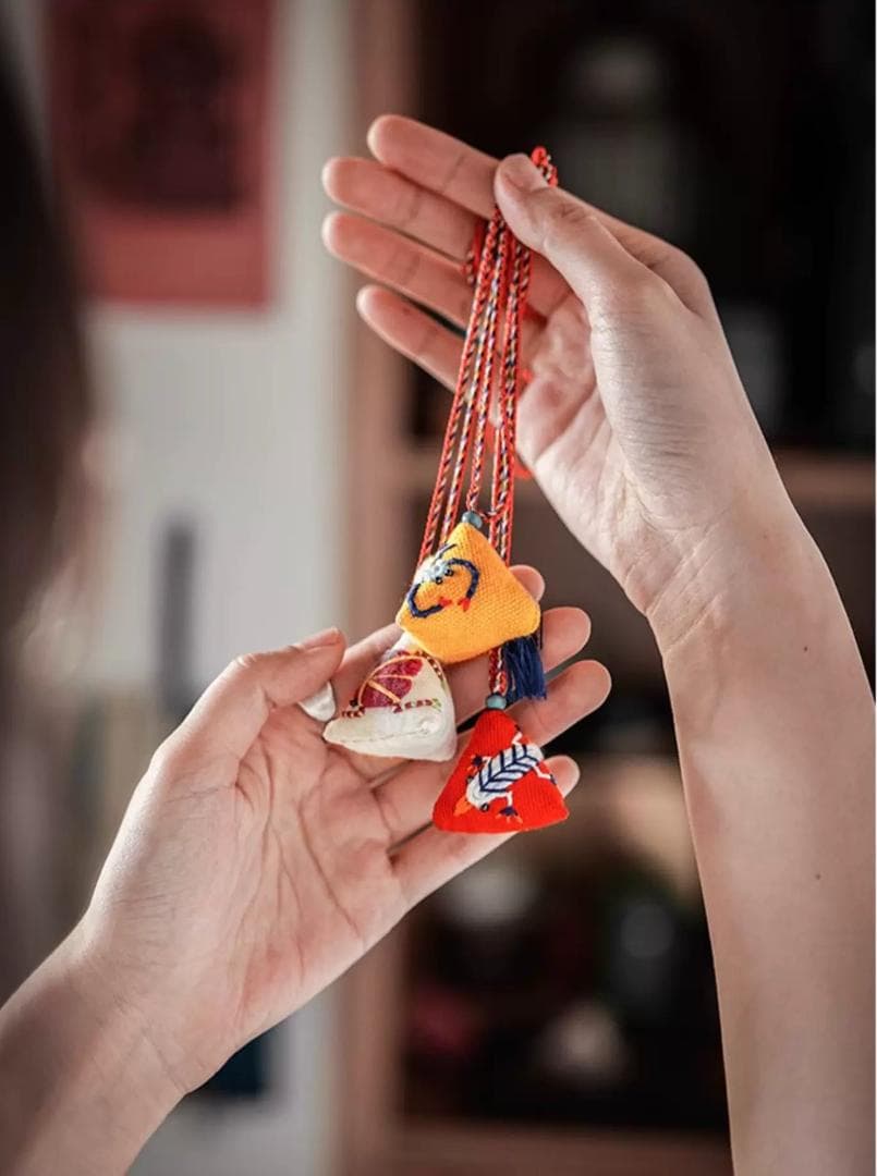 匂い袋 刺繍 手作り平和のお守り 虫除 よもぎ 素敵な 小香包 5個セット