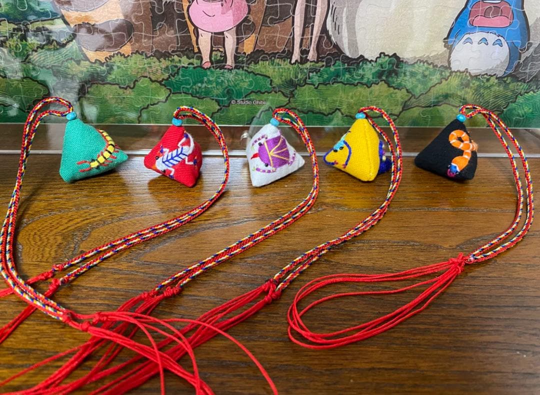 匂い袋 刺繍 手作り平和のお守り 虫除 よもぎ 素敵な 小香包 5個セット