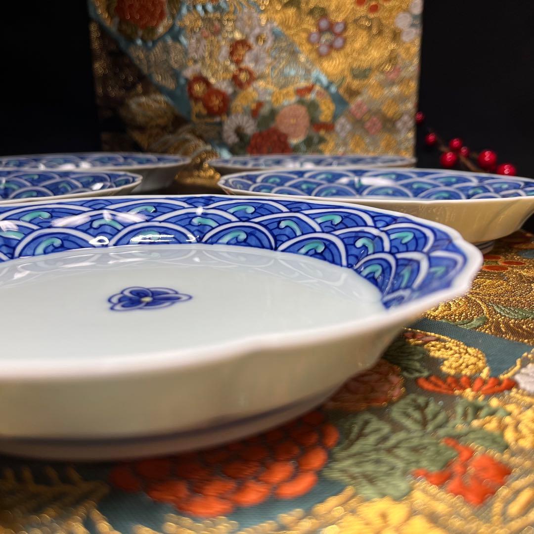 【新春の設えにも】 華山窯 華山萬右衛門 色絵染付 青海波 銘々皿 総手描き