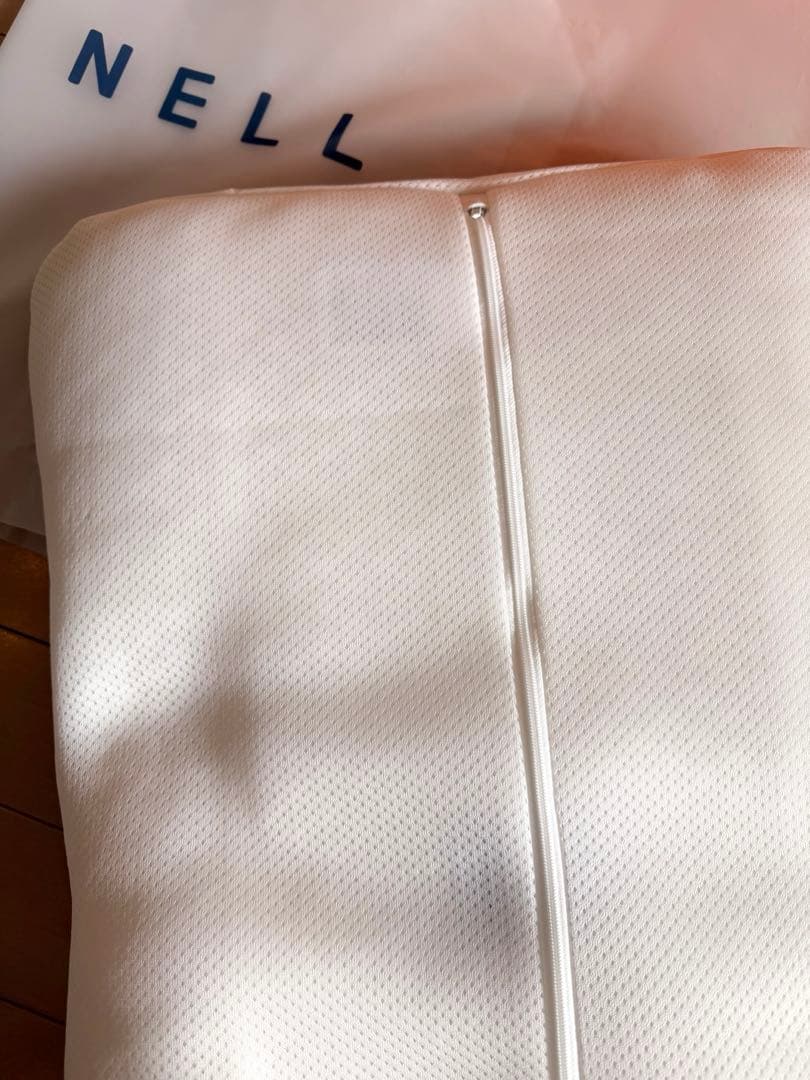 [美品]NELL ネル　マットレス　枕　カバー付き　白