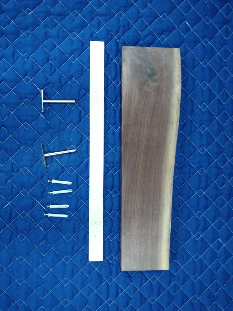 ウォールナット無垢一枚板　フローティングボード