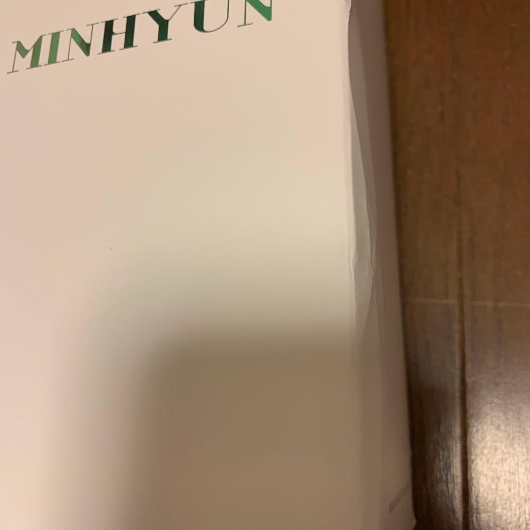 ファンミニョン.公式ペンライト.ミニョン.ペンラ.グッズ.nuest. - メルカリ