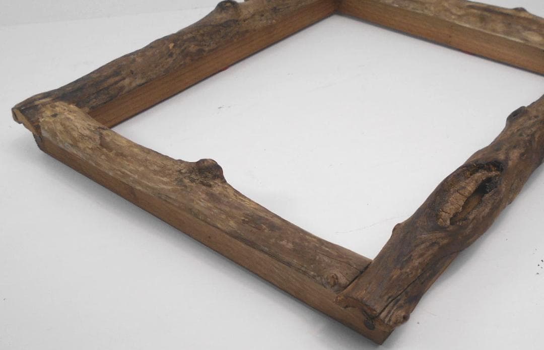 DIY手造り◇油絵F3号サイズ用の竿太流木での額縁フレーム - メルカリ
