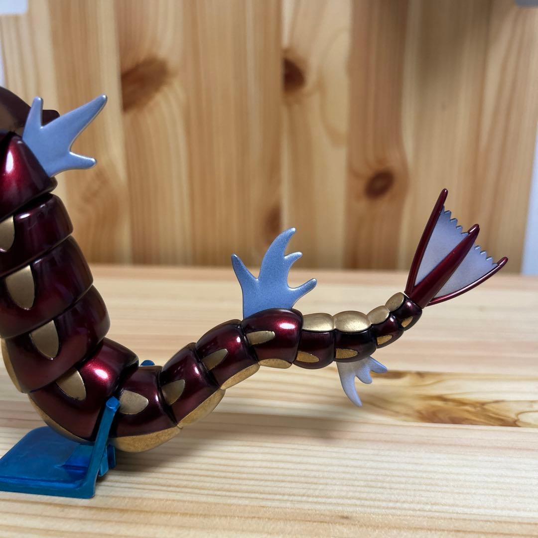 ポケモンプラモコレクション ギャラドス 色違い 全塗装 赤いギャラドス