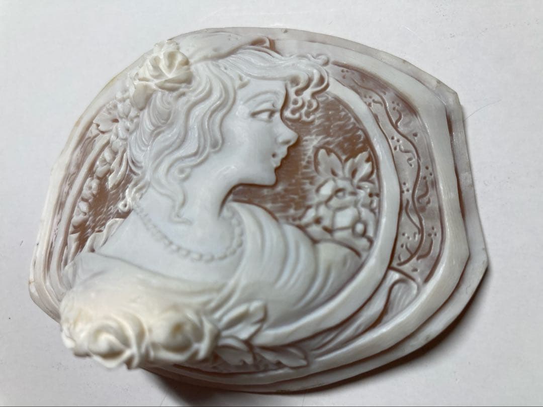 シェルカメオルース　作家エヴィン