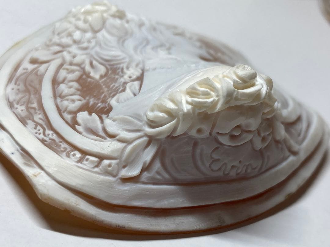 シェルカメオルース　作家エヴィン