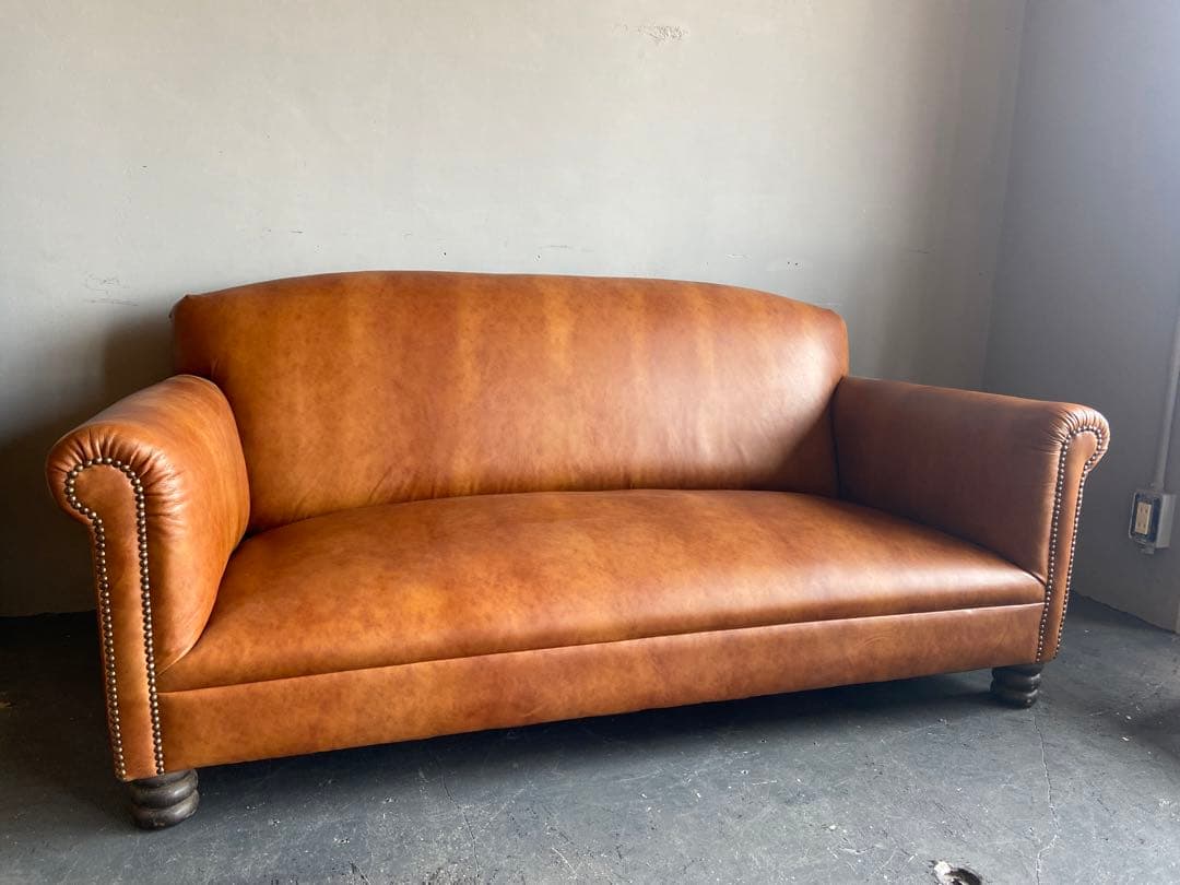 【展示品セール】アンティークソファ本革鋲ヴィンテージレザー張インダストリアル