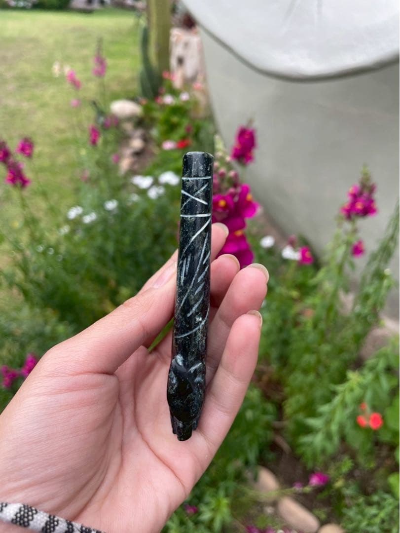 セラプタイトのピューマクリペネックレス