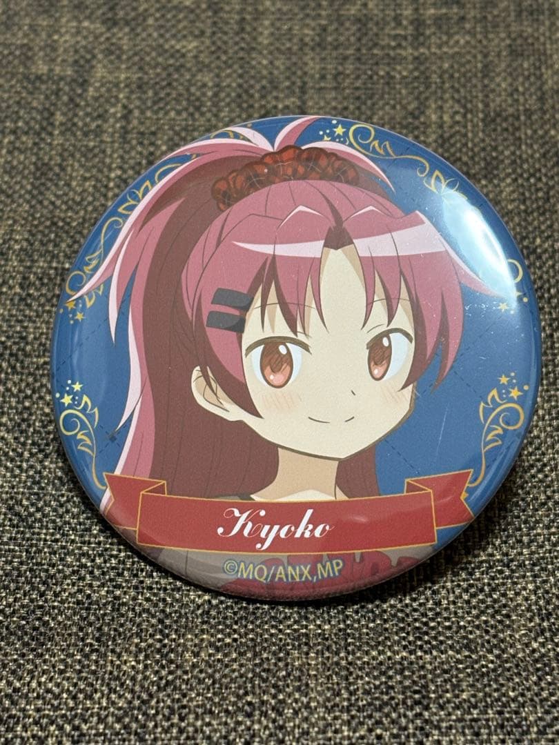 まどマギ 杏子缶バッジ コラボカフェ ガールズパーティ - メルカリ