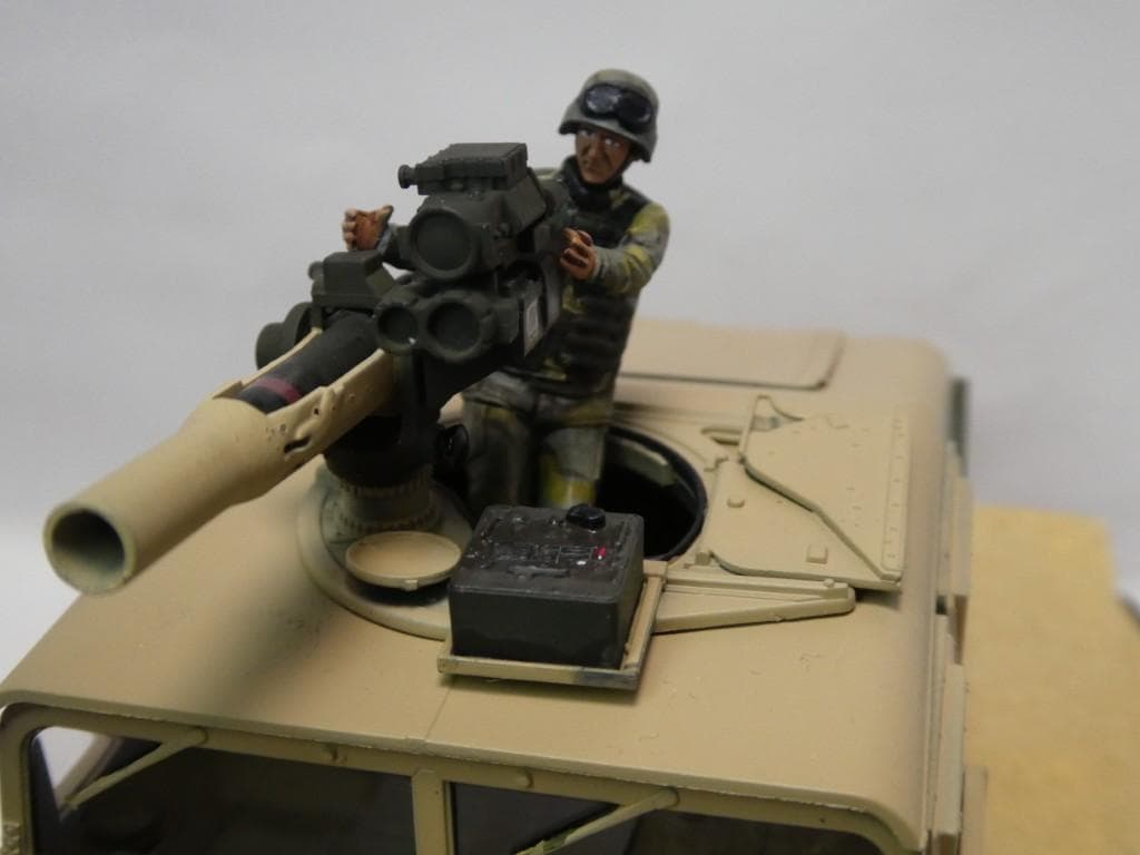 タミヤ　1/35　アメリカ陸軍 ハンビー TOW ミサイルキャリヤー　完成品